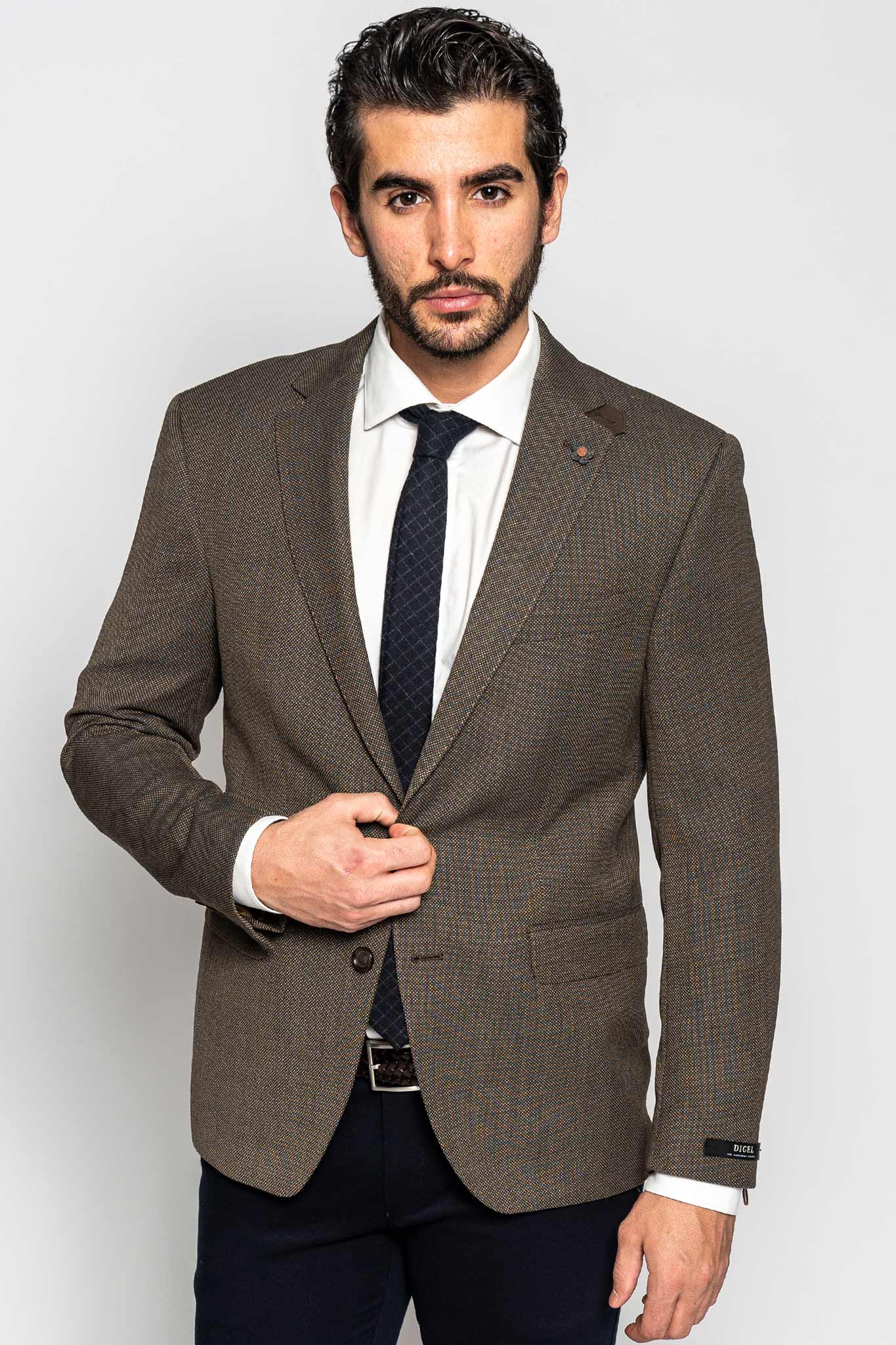 sakaki-digel-ezzo-1272406-1